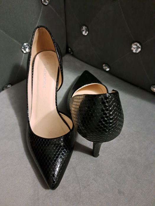 Czółenka szpilki 37