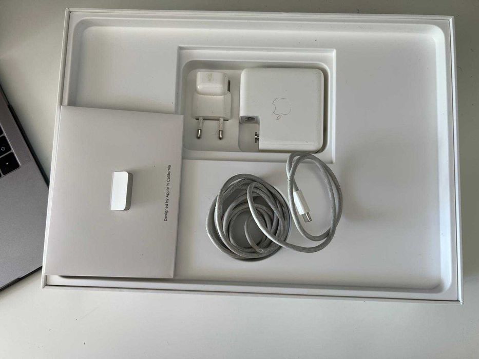MacBook Pro 13” 2017 i5 8GB 256GB- Bateria como nova, com caixa e carregador original