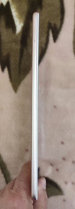 Продам Xiaomi MI Pad 4 plus 4/64  lte + приятные бонусы