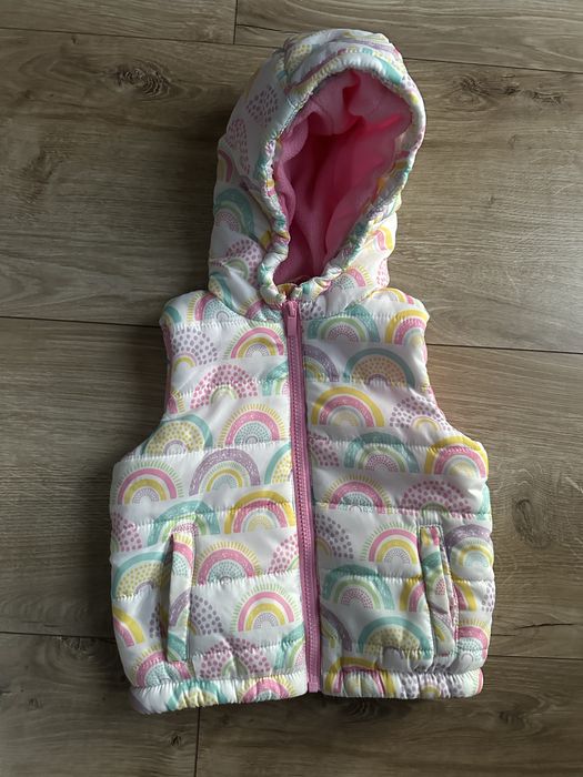 Bezrekawnik w tecze dla dziewczynki