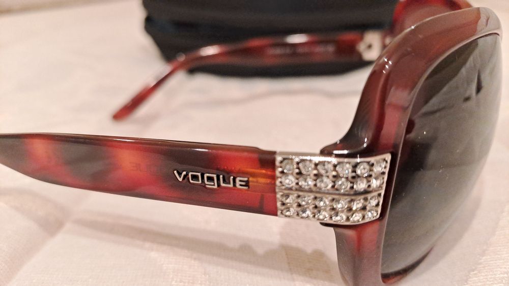 Óculos do sol da vogue