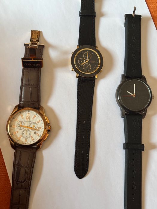 Vendo 3 relógios originais ( usados )