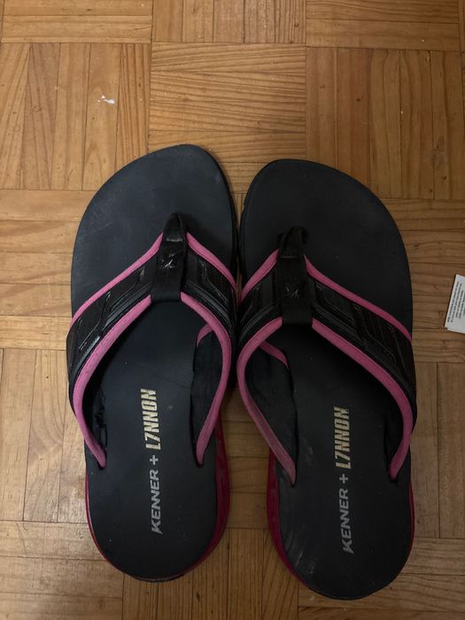 Chinelo kenner l7nnon