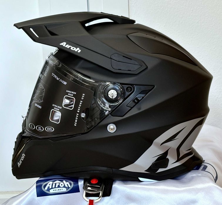 Capacete NOVO Airoh Commander Preto Mate (42% DESCONTO) Em S e M