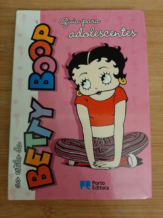 Livro " Guia para adolescentes ao estilo da Betty Boop "