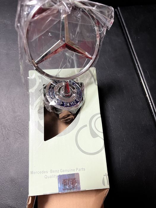 Emblema capot mercedes