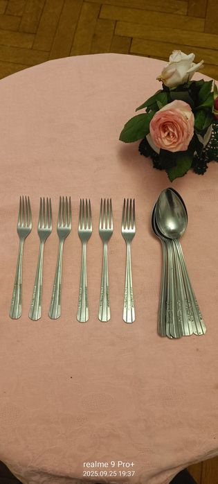 Sprzedam garnek 5- litrowy.