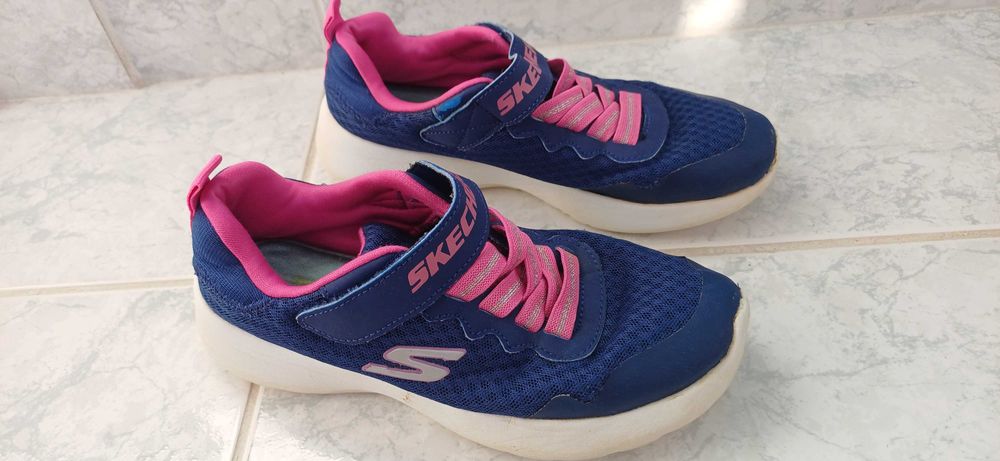 Sapatilhas Skechers e Adidas