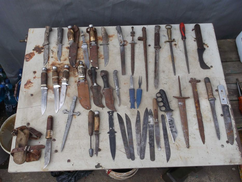 finki harcerskie i kordziki z epoki prlu