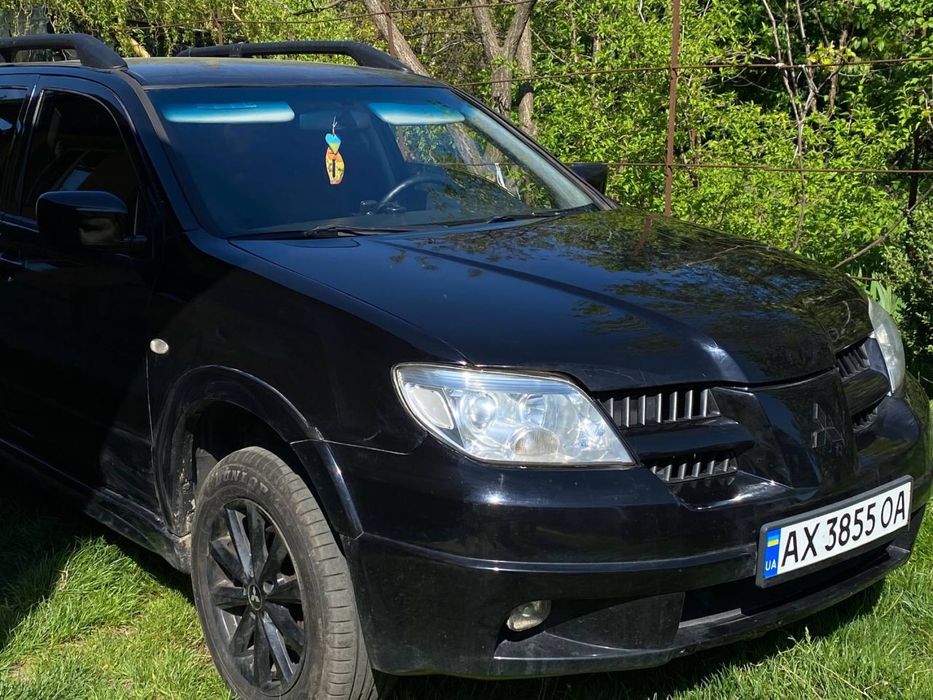 Мітсубіші Аутлендер 1 в хорошому стані