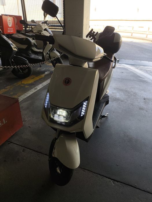Moto electrica city batería litio 60 v 30 ah