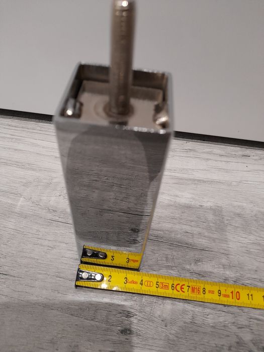 Chromowane nóżki do mebli