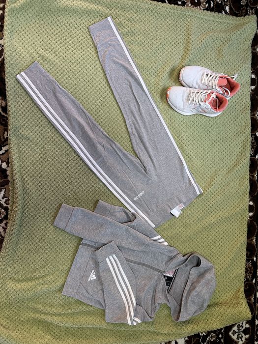 Кросовки адідас adidas