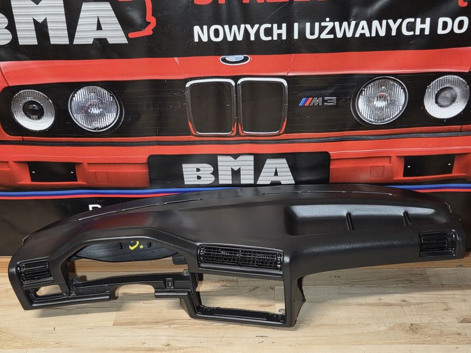 BMW E30 Deska Rozdzielcza Konsola  Kokpit Pulpit Tunel