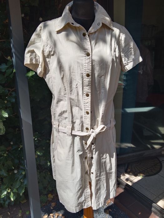 Sukienka w stylu safari