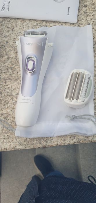 Vendo depiladora para senhora da marca REMINGTON.