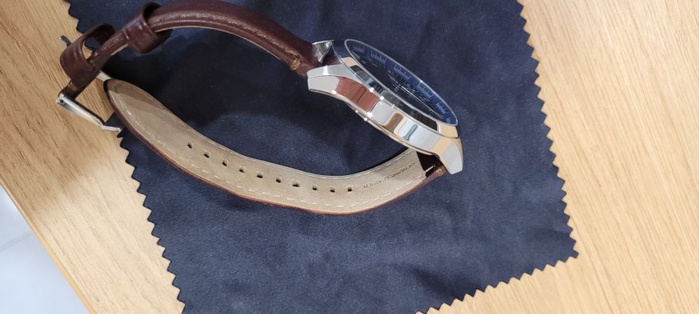 Zegarek Armani Exchange Dunkelbraun