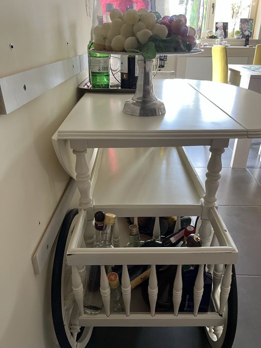 Carrinho bar com mesa de abas rebativeis  madeira massica lacado