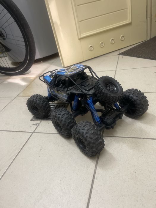 Машинка на радіо  керуванні rock crawler 6х6