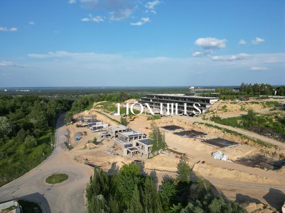 Видова вілла у Лісниках. 250м2. Тераса 50 м2. Гараж 2+2