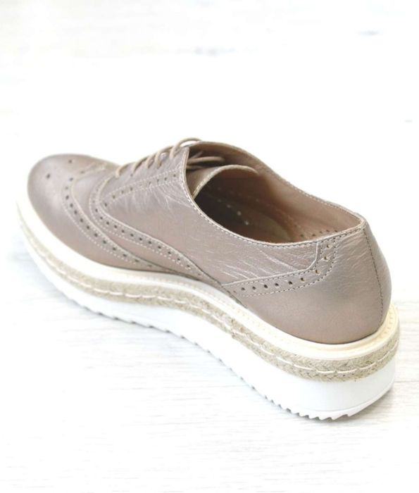 Стильні оксфорди від італійського бренду Sweet Lemon