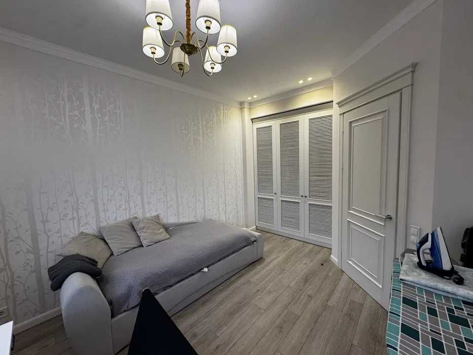 Купите классную 3-комнатную Ремонт мебель техника Центральный район!