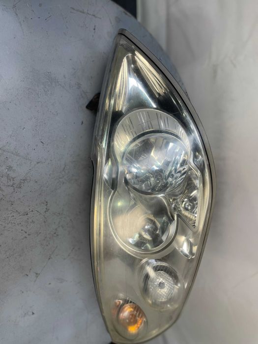 Farol dianteiro esquerdo Renault master III (2015)   RM28