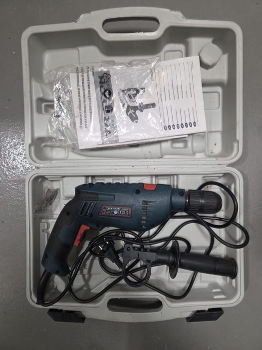 Wiertarka udarowa 850W TDW850K. Mało używana. Z kuferkiem.