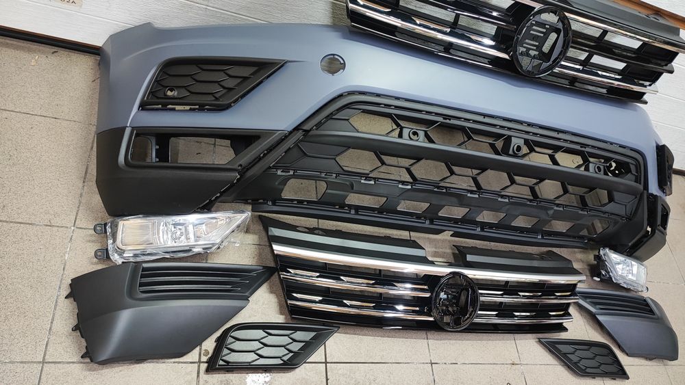 Бампер VW Tiguan 2017  2021 Тігуан решітка накладка заглушка кронштейн