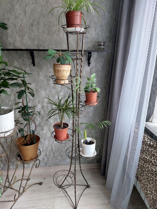 Подставки для цветов в отличном состоянии