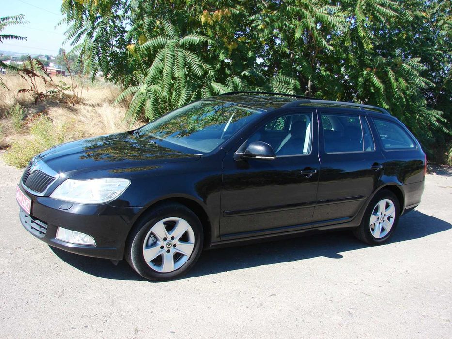 Skoda Octavia 1.8 TSi механика 6-ст 2011 год (максимальная комплектация)