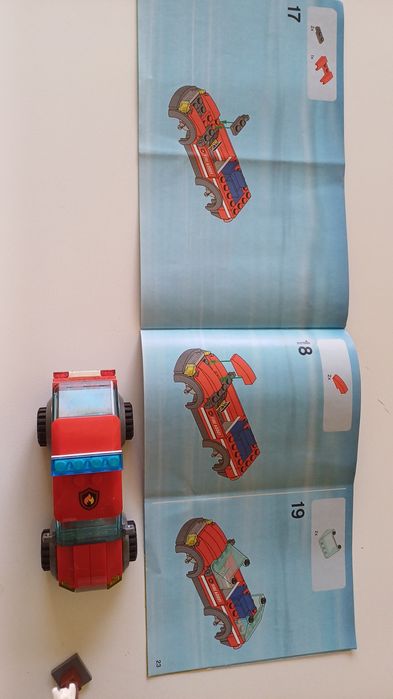 LEGO City 60001 – Carro do Chefe dos Bombeiros (Completo + Manual)