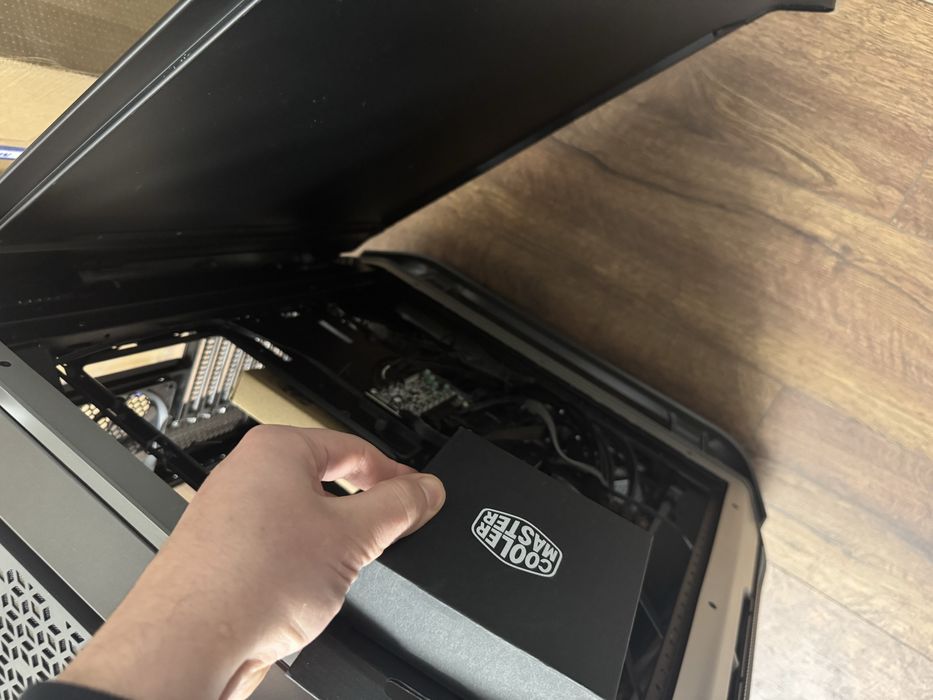 Продам корпус ПК CoolerMaster Cosmos C700M (mcc-c700m-mg5n-s00)