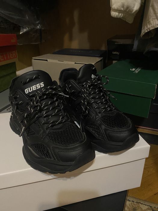 Кросівки   Guess