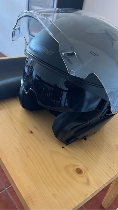 Capacete cms e um LS2
