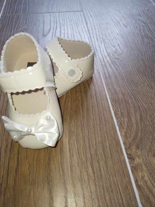 Туфліки дитячі ,на 6-9 місяців