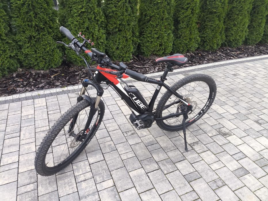 Rower elektryczny Cube