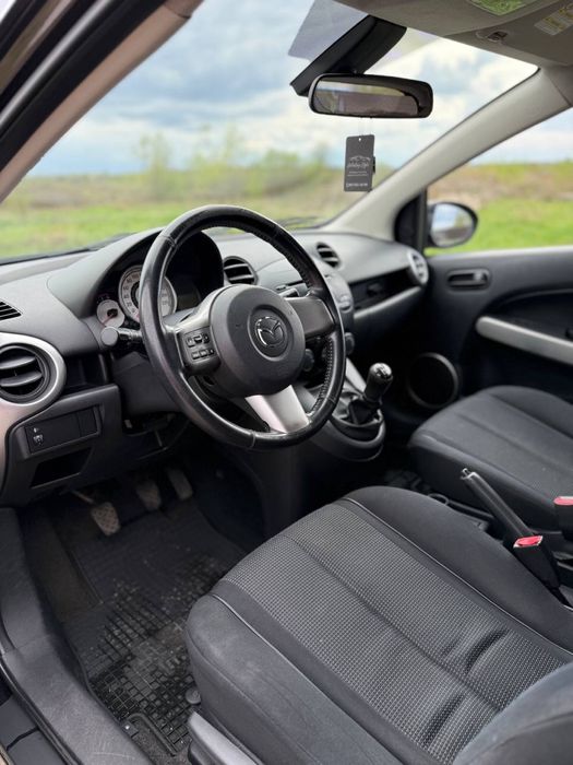 Автомобіль Mazda 2 2008