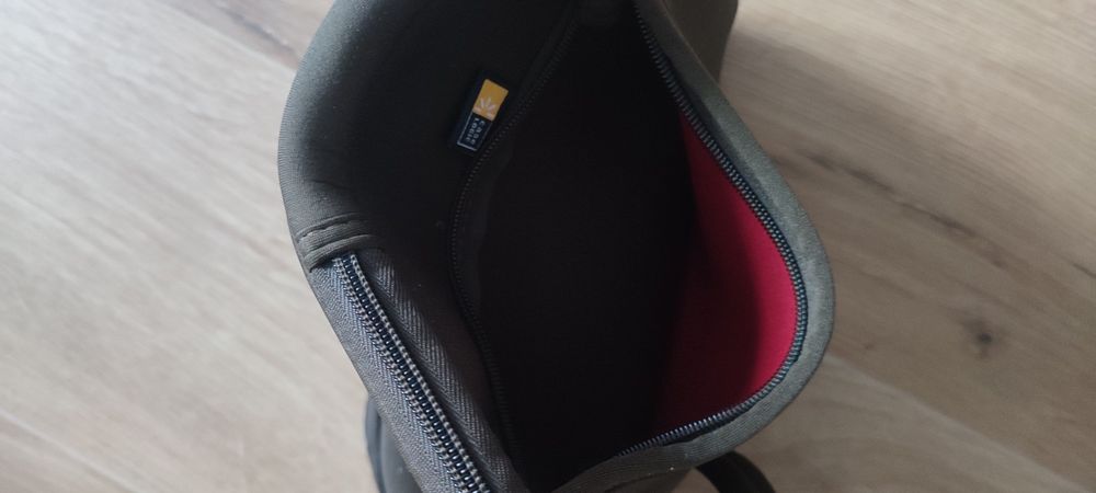 Uniwersalne etui typu wsuwka