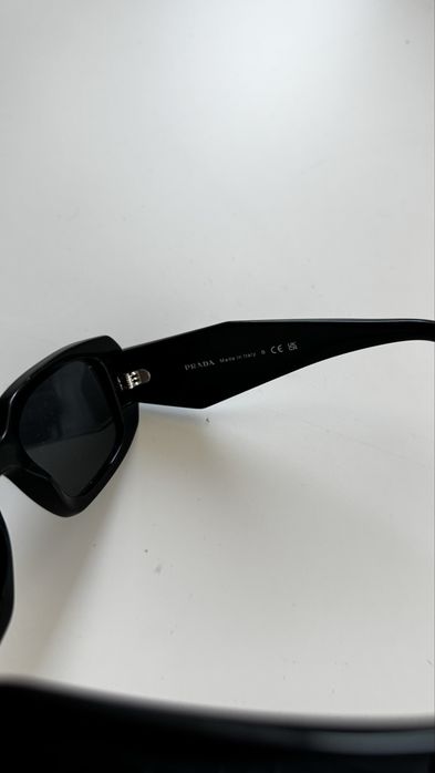 Окуляри Prada сонцезахисні