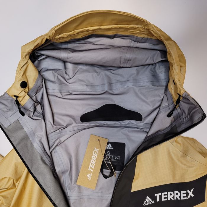 Куртка/ветровка/дождевик Adidas Terex Techrock Light GORE-TEX