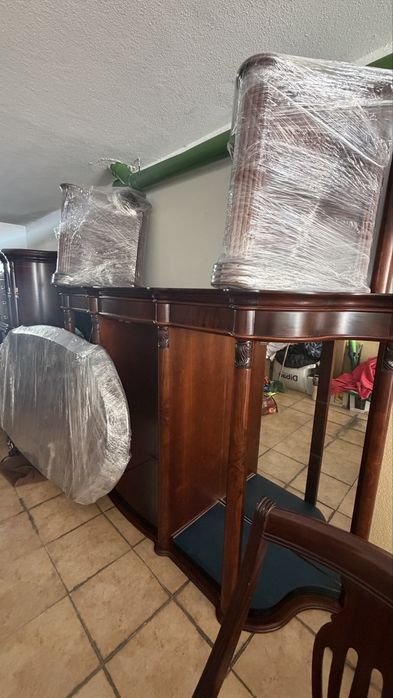 Mobília clássica em madeira – para restauro