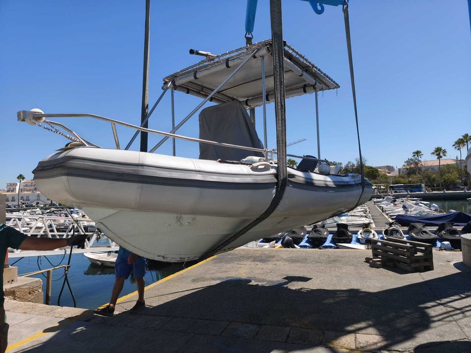Barco Semi-Rígido