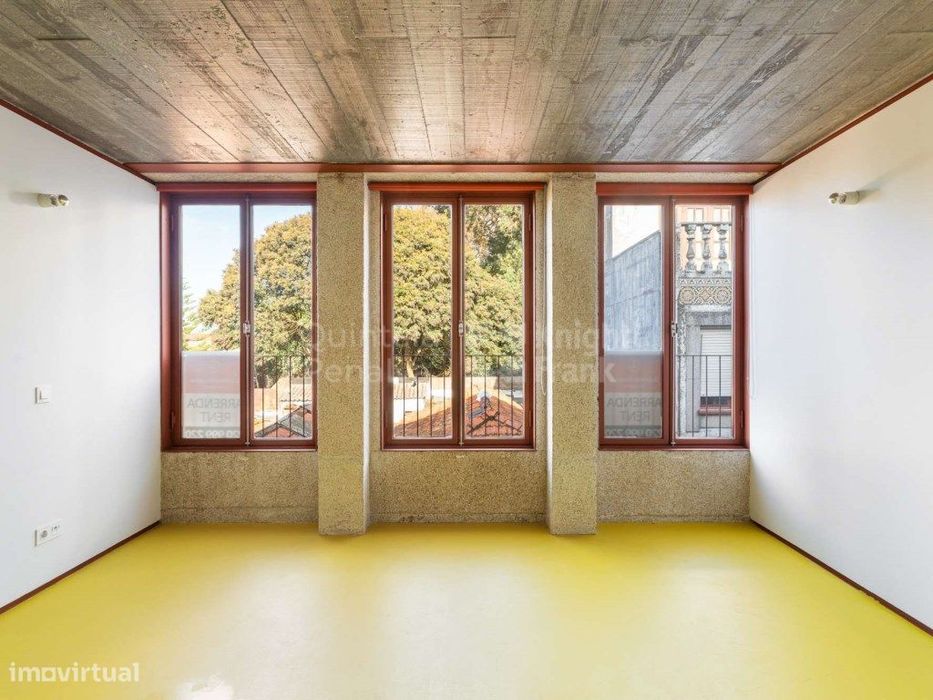 Apartamento T0 mobilado para arrendamento em Cedofeita Porto