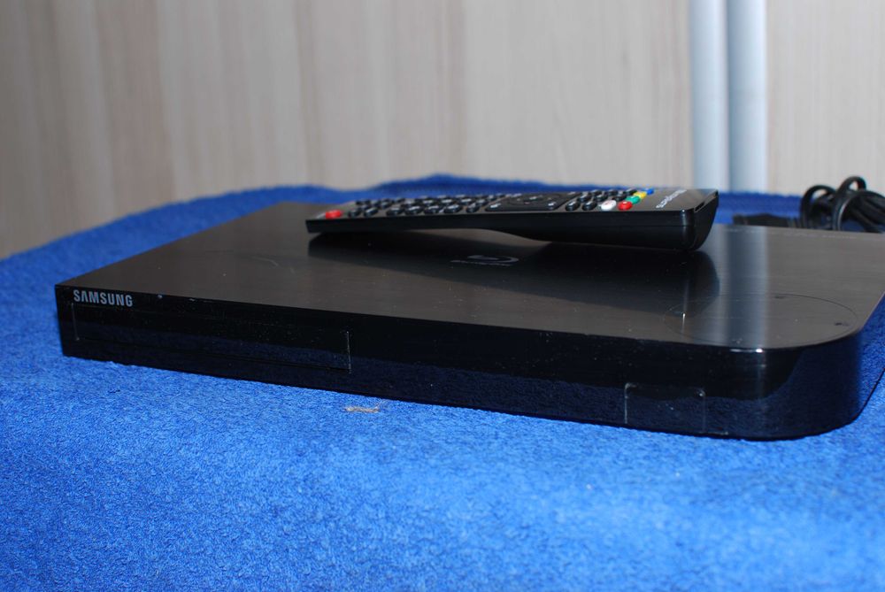 Odtwarzacz DVD-Blu-rey Samsung BD-J6300