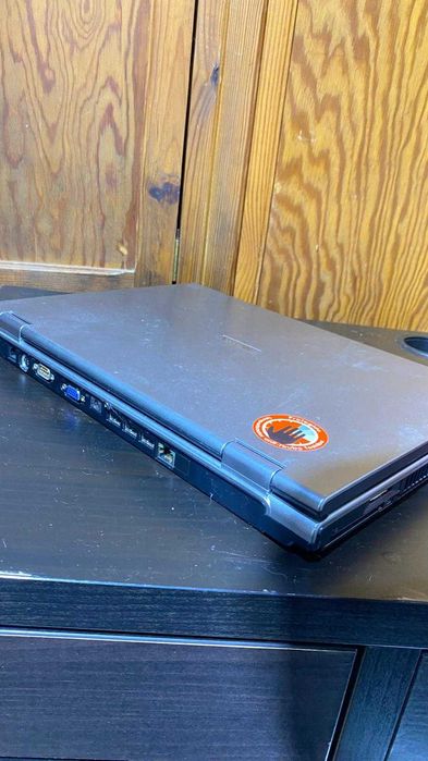 Computador Portatil Antigo -  muito bem estimado e funcional