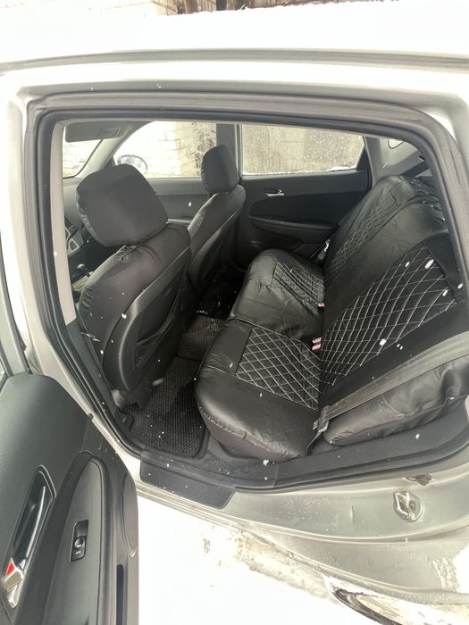 Hyundai i30………..