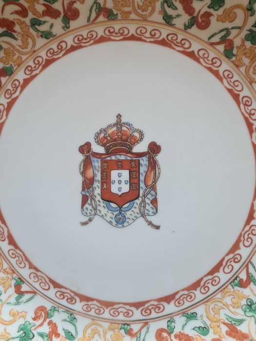 Prato brasonado de colecção