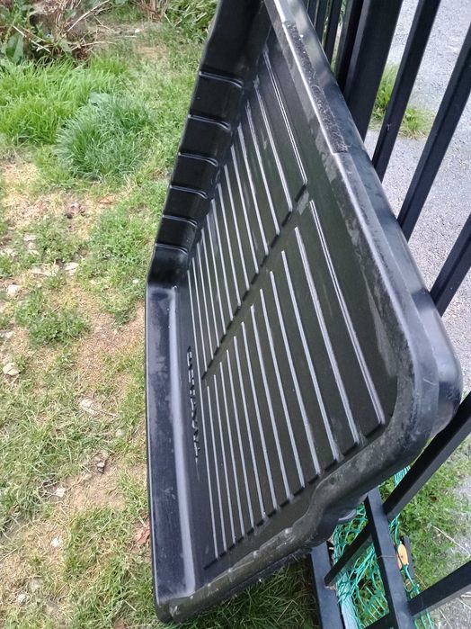 Mata korytko taca, do bagażnika Skody Octavia