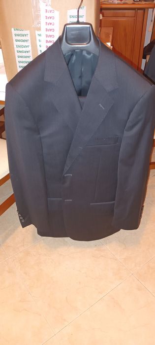 Fato de homem em bom estado